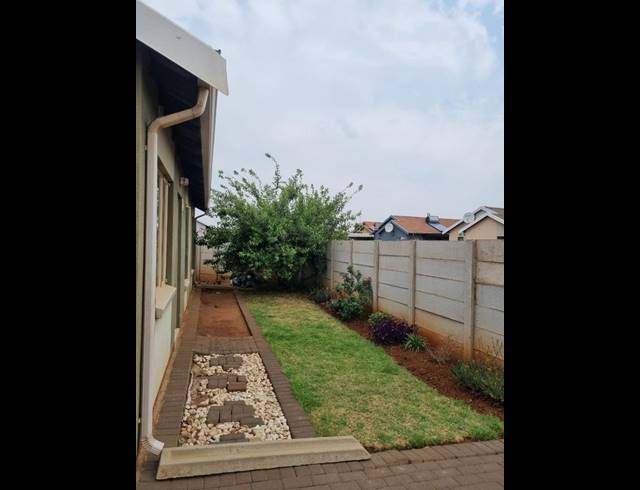 3 BEDROOM HOUSE FOR SALE IN SKY CITY
